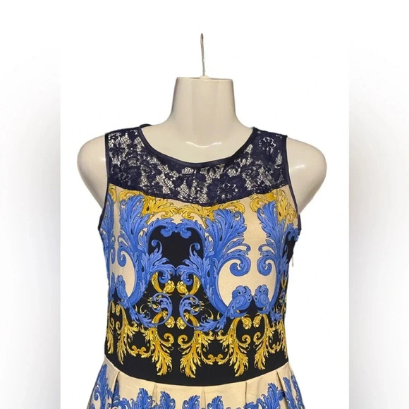 Bicotone Baroque Print Lace Detail Fit and Flare Dress - Picture 2 of 8